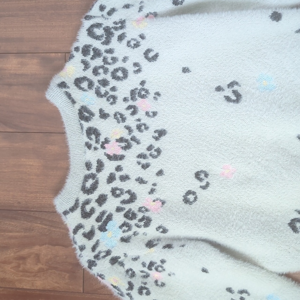 Sovereign Code Girls Sweater - Picture 7 of 7